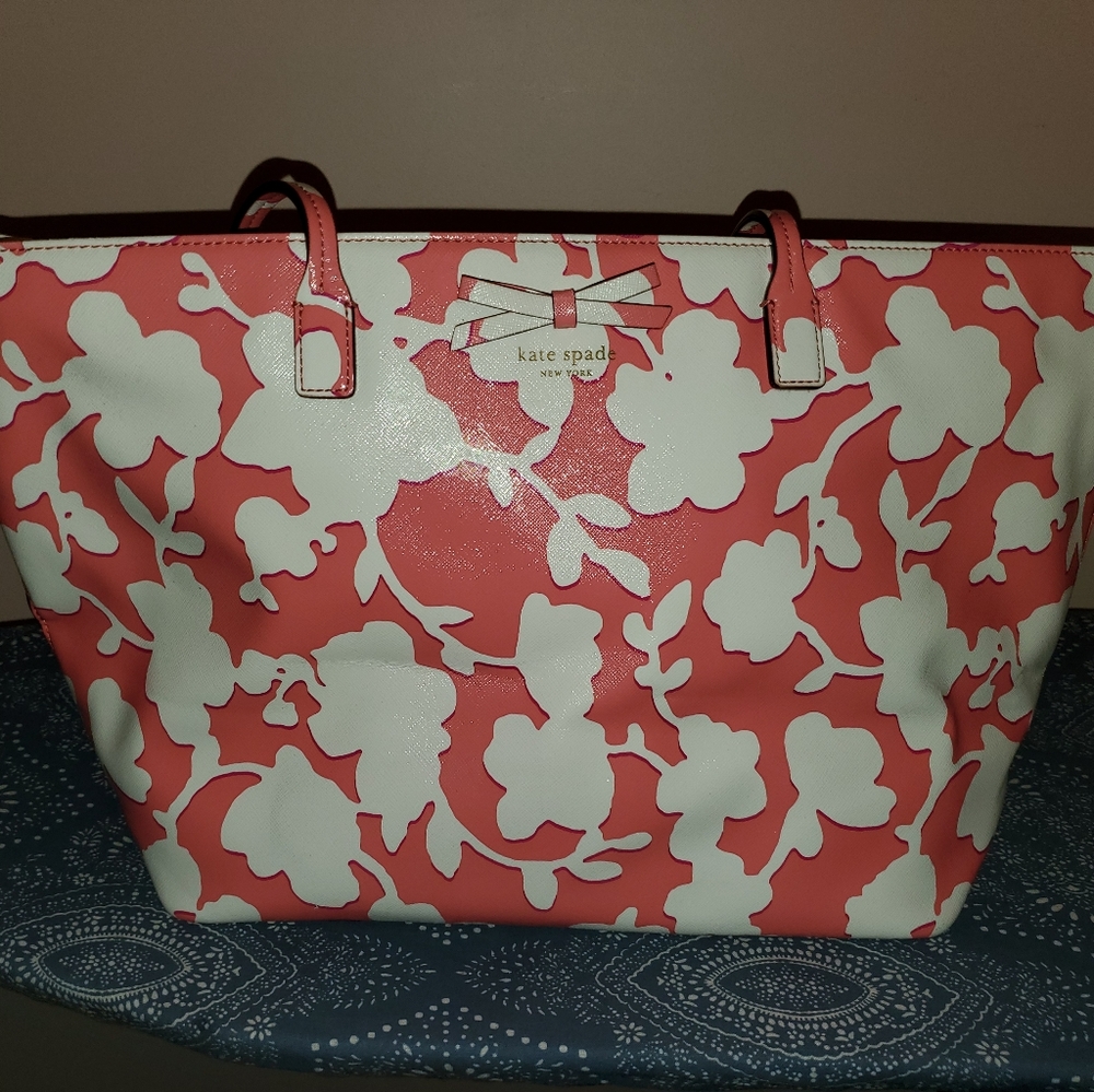 Authentic Kate Spade Purse with Wallet.